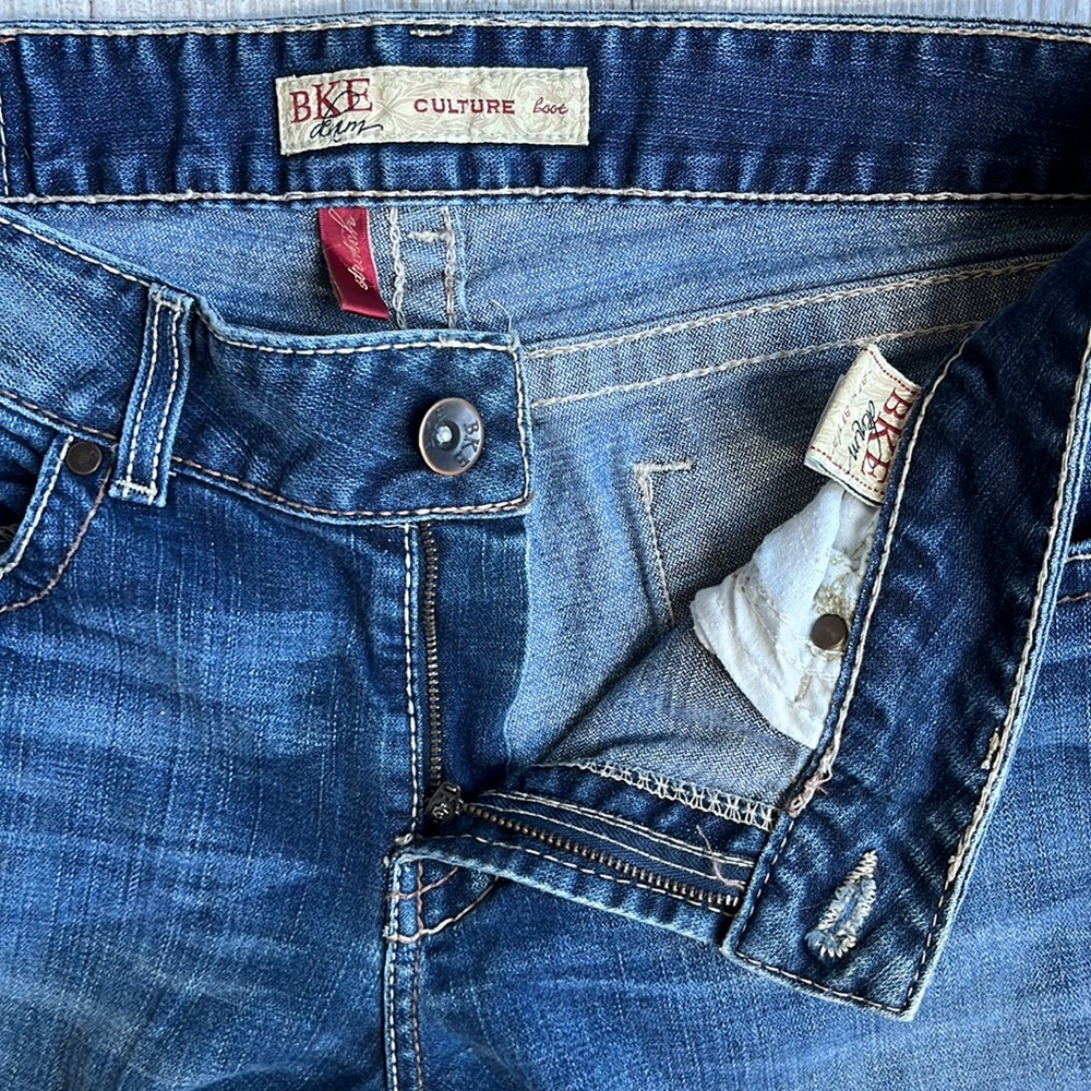 BKE Women’s CULTURE Boot Stretch Jeans Size: 31 Color: Blue